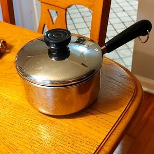 Revere Ware 1 Qt Saucepan with Lid